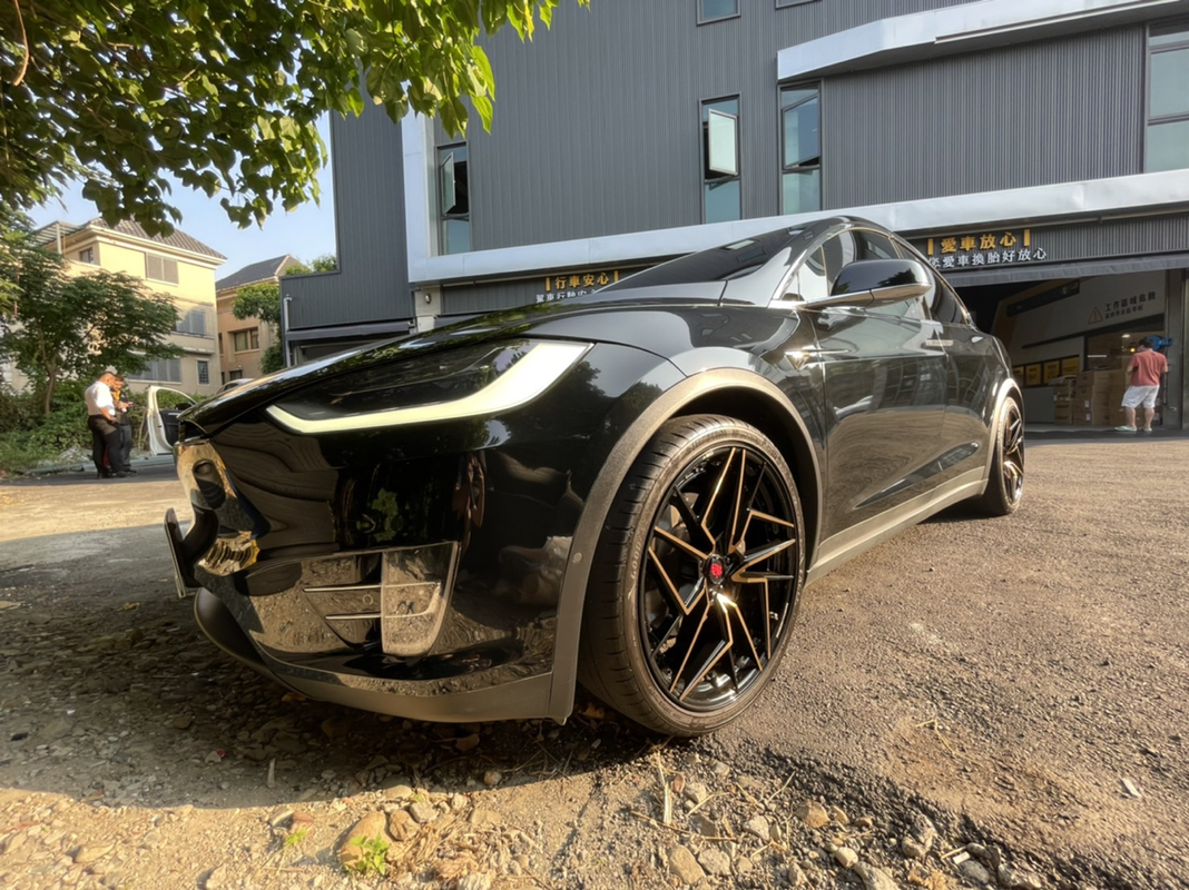 Tesla model store x lr